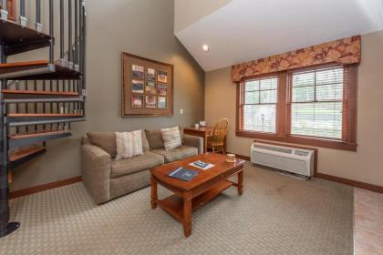 A310- Standard view studio & loft sleeps 6 cozy fireplace & free wifi! - image 4