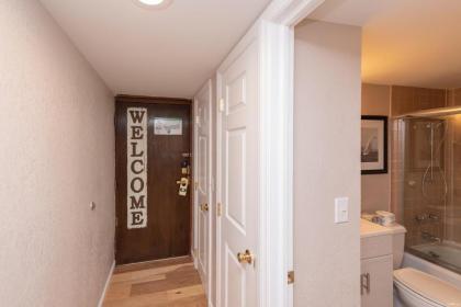 103A - Lakefront Efficiency Style Condo Beautifully Decorated with Balcony! - image 14