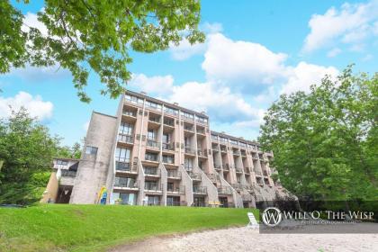 103A - Lakefront Efficiency Style Condo Beautifully Decorated with Balcony! - image 15