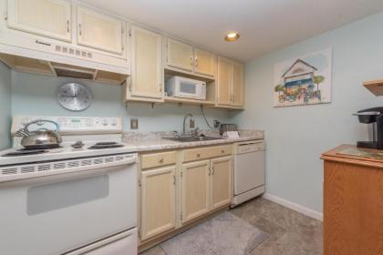 105A Lakefront Efficiency Condo with Patio Recently Updated! - image 5