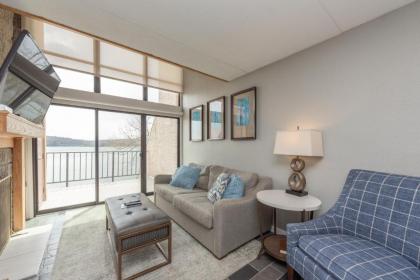 301D - Lakefront 2 Bedroom Condo with 2 Baths Free WIFI! - image 1