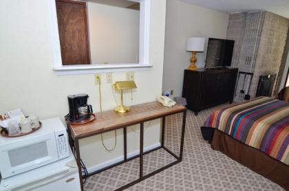 305E - Lakefront 3 Bedroom Condo with 3 Baths Sleeps 8 Free WIFI! - image 13