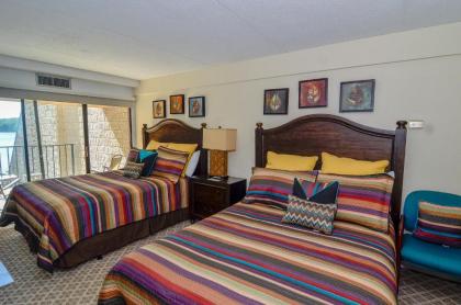 305E - Lakefront 3 Bedroom Condo with 3 Baths Sleeps 8 Free WIFI! - image 9