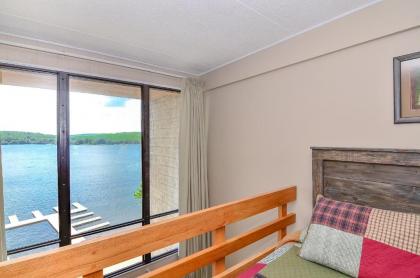 503F - Lakefront 3 Level Condo with 3 Bedrooms 2 Baths Recently Renovated! - image 11