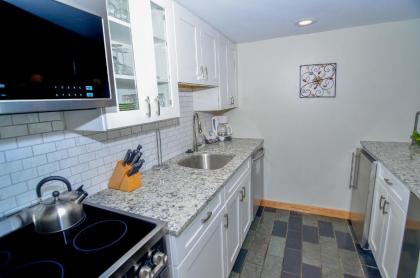 504F - Cozy Lakefront 3 Bedroom Condo with Fireplace and Balcony! - image 9