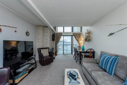 506G - Spacious Lakefront 2 Bedroom Condo with Free WIFI! - image 1