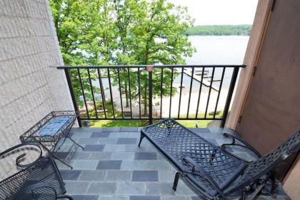 507G - Beautiful Furnished Lakefront 2 Bedroom Condo Free WIFI! - image 4