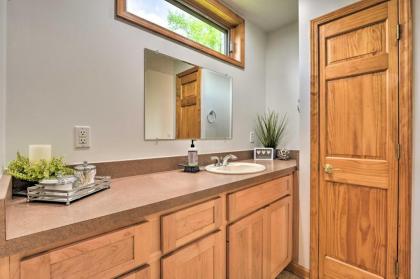 Secluded Oakland House with On-Site Hiking! - image 15