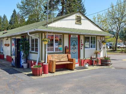 Arbor Inn Motel Oakridge - image 12