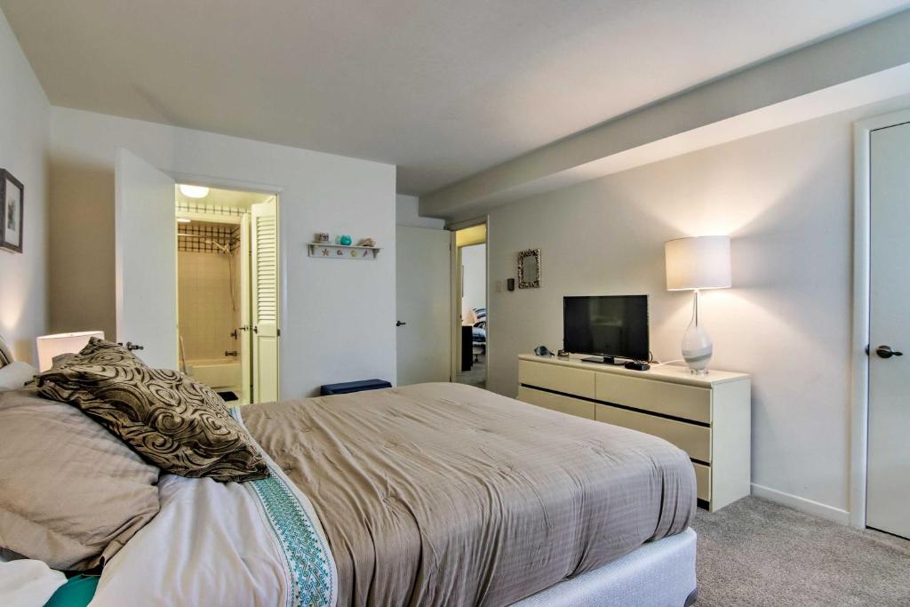 Ocean City Condo with Pool Access - Walk to Beach! - image 5