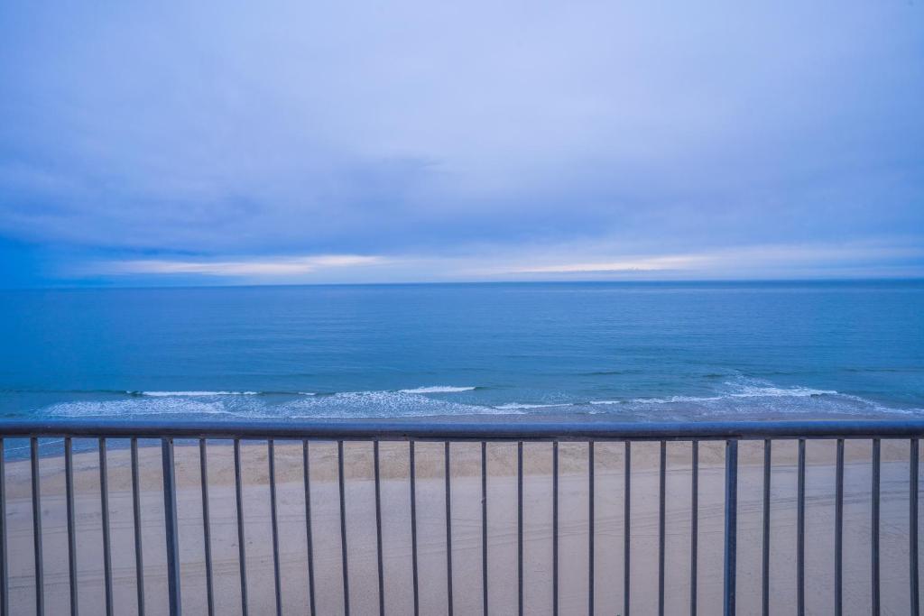 Grand Hotel Ocean City Oceanfront - image 3