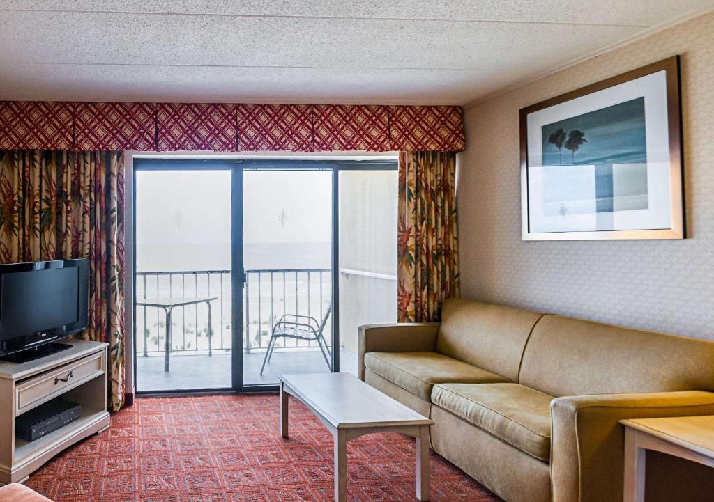 Quality Inn Oceanfront - image 3