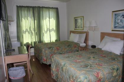 Surf Villa Hotel - image 2