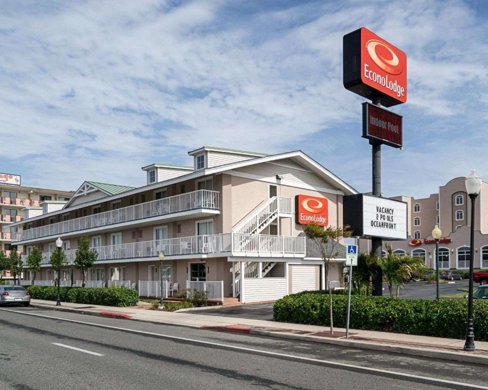 Econo Lodge Oceanfront - main image