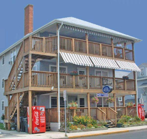 Beach Walk Hotel - main image