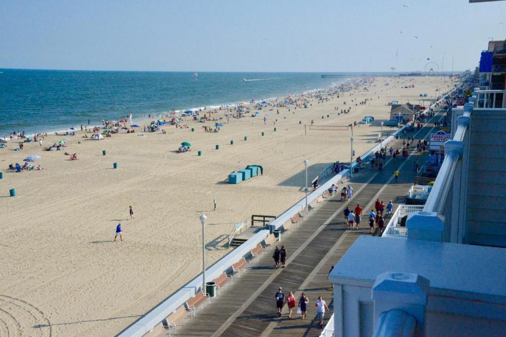 Monte Carlo Boardwalk / Oceanfront Ocean City - image 2