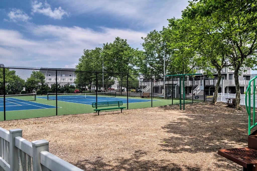 Bayfront Ocean City Condo with Pool and Walk to Boardwalk - image 3