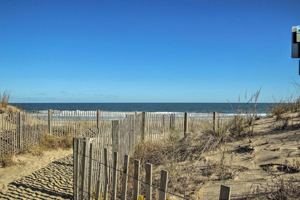 Ocean City Condo with Balcony - Walk to Beach! - image 4