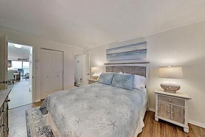 Updated Oceanfront Constellation House Condo condo - image 3