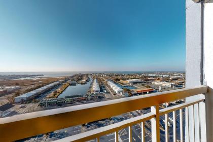 16th Floor Oceanfront Fountain Head Towers - image 16