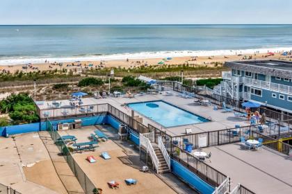 16th Floor Oceanfront Fountain Head Towers - image 18