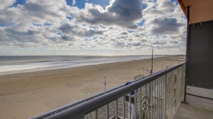 Americana Motor Inn on Boardwalk - image 12