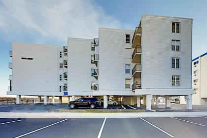 Ocean-Front Tidewater Condo - Beach Boardwalk condo - image 5