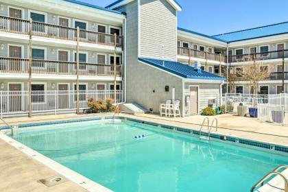 Ocean City Condo with Balcony Walk to Beach