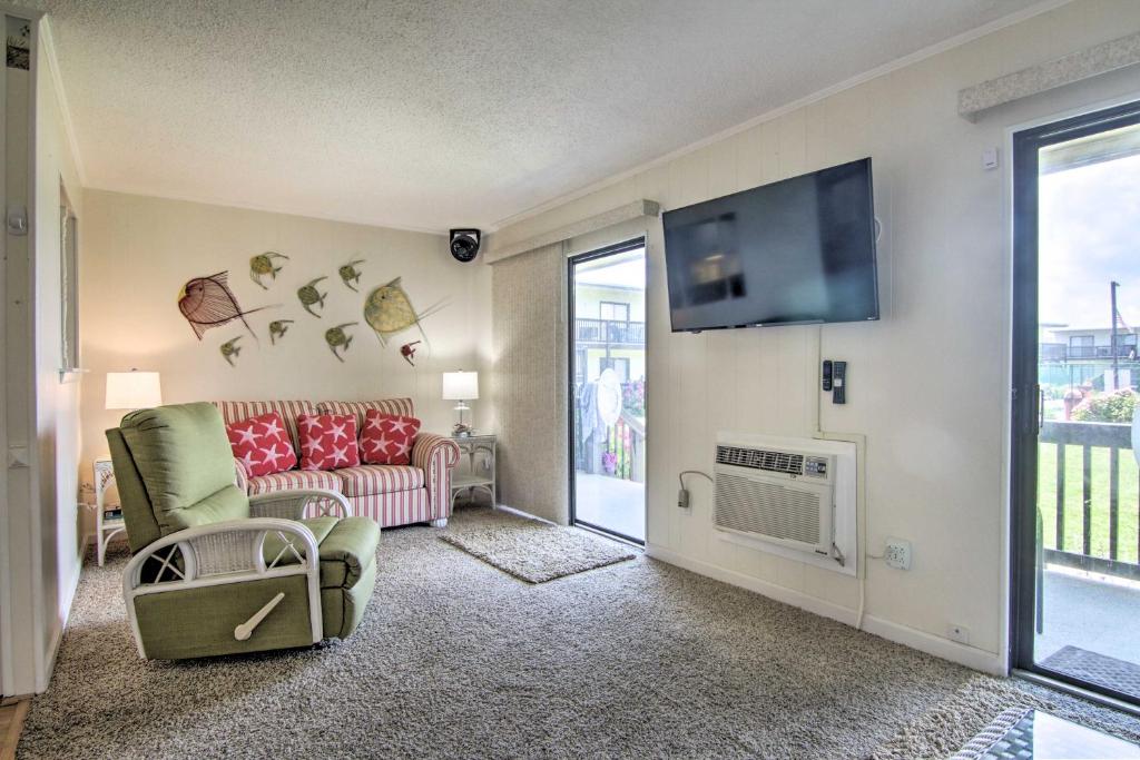 Family-Friendly Condo with Pool Walk to Beach! - image 6