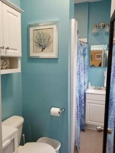 The Allenhurst Beach Apartment #9 - Small Studio with Bathroom & Kitchenette - image 4