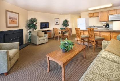 WorldMark Surfside Inn - image 2