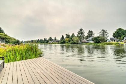 Waterfront Getaway with Private Hot Tub Grill Dock - image 2