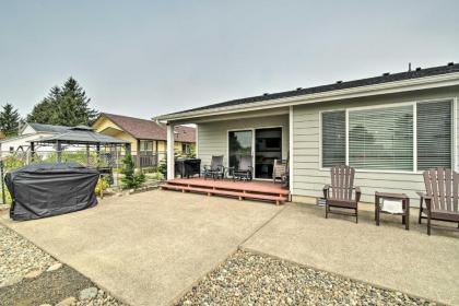 Waterfront Getaway with Private Hot Tub Grill Dock - image 9