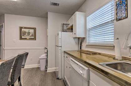 Downtown Ocean Springs Duplex with A and C 1mi to Beach - image 12