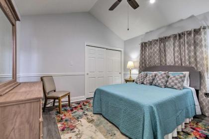 Downtown Ocean Springs Duplex with A and C 1mi to Beach - image 15