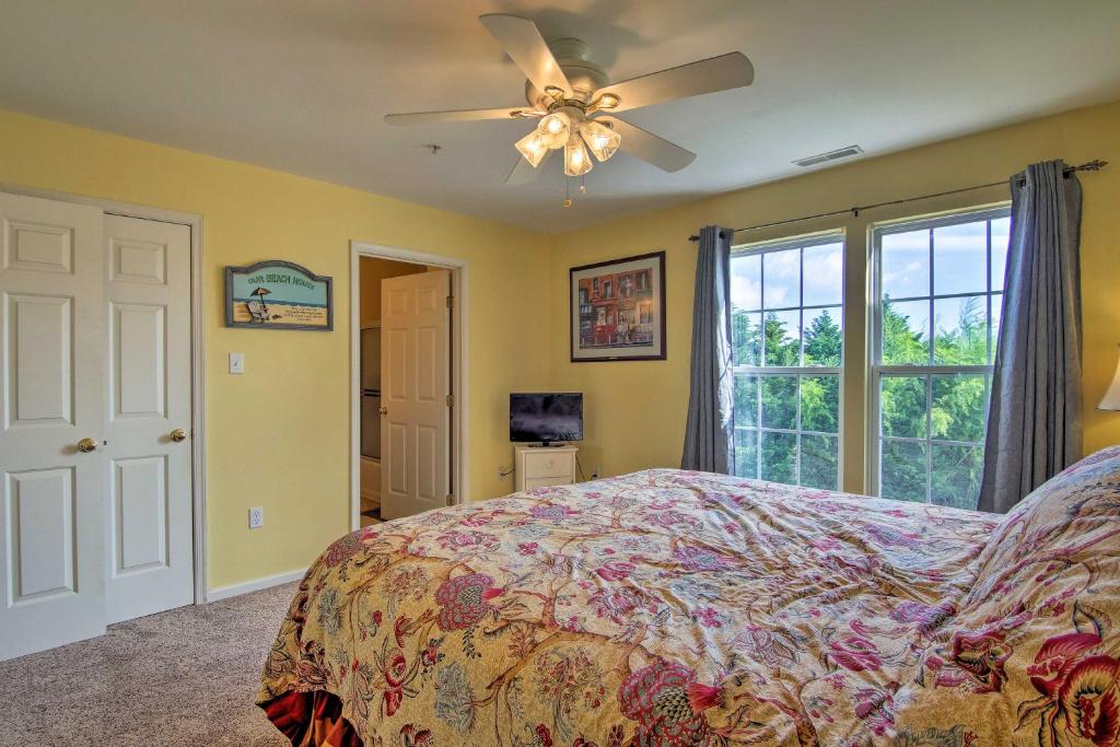 Bethany Beach Townhome with Amenities - Mins to Ocean - image 2