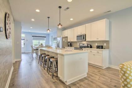 Modern Townhome with Patio 1 5 Mi to Bethany Beach! - image 9