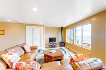 Apartment in Oceanside Oregon