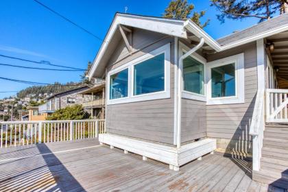 Oceanside Beach Bungalow - image 15