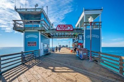 Oceanside Rocks Family Vacation Home - image 3