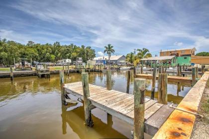 Everglades City Cabin with Boat Slip and Pool Access! - image 12