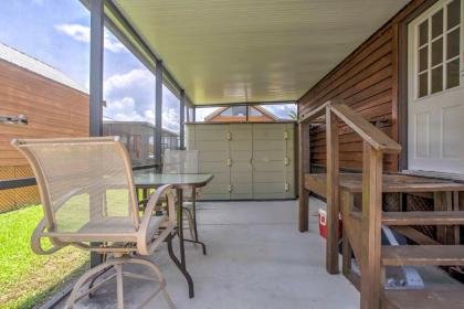 Everglades City Cabin with Boat Slip and Pool Access! - image 9