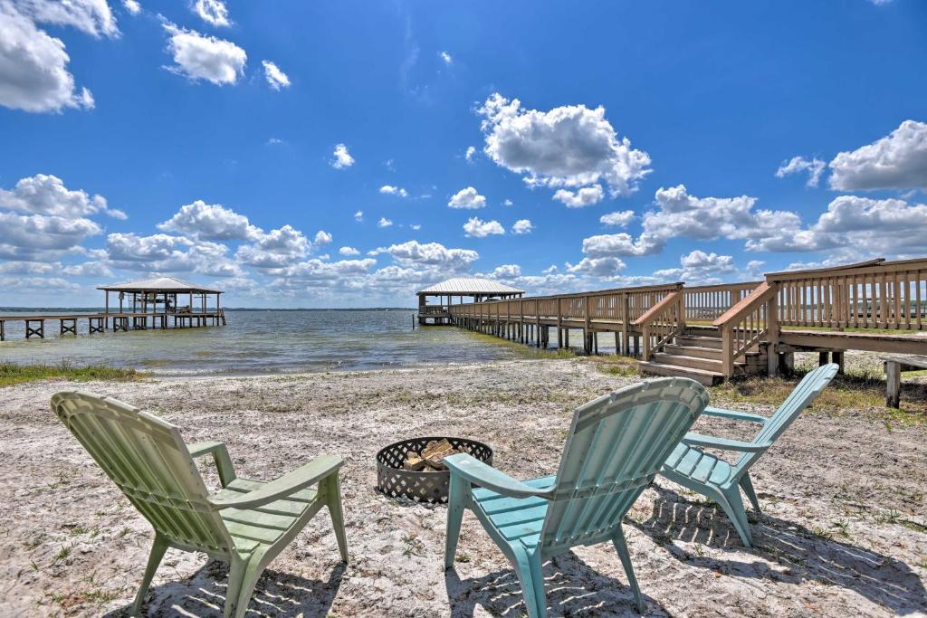 Luxe Lake Weir Beach Retreat with Private Dock - main image