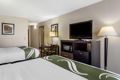 Quality Inn - image 15