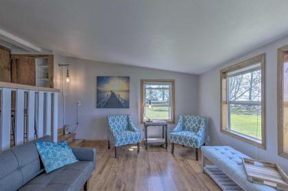 Cozy Waterfront Home on the Bay of Green Bay! - image 3