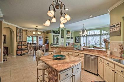 Luxurious Home with Private Pool and Lanai Near Tampa! - image 10