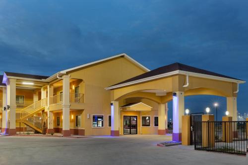 Days Inn by Wyndham Odessa - image 5