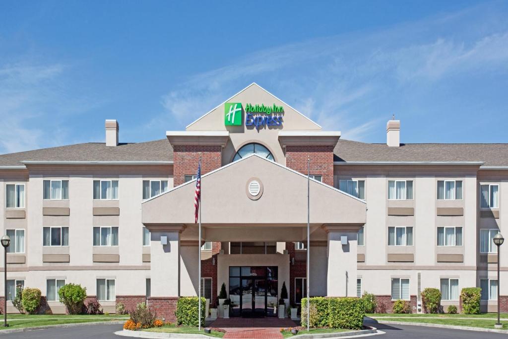 Holiday Inn Express Ogden an IHG Hotel - main image