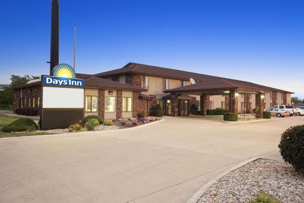 Days Inn by Wyndham Oglesby/ Starved Rock - main image