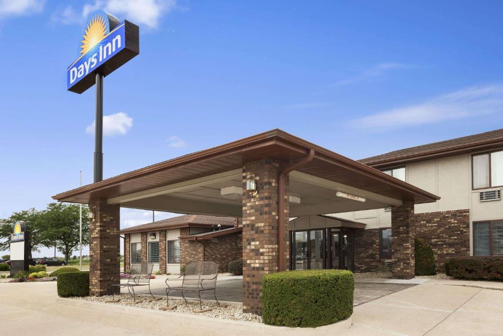 Days Inn by Wyndham Oglesby/ Starved Rock - image 6